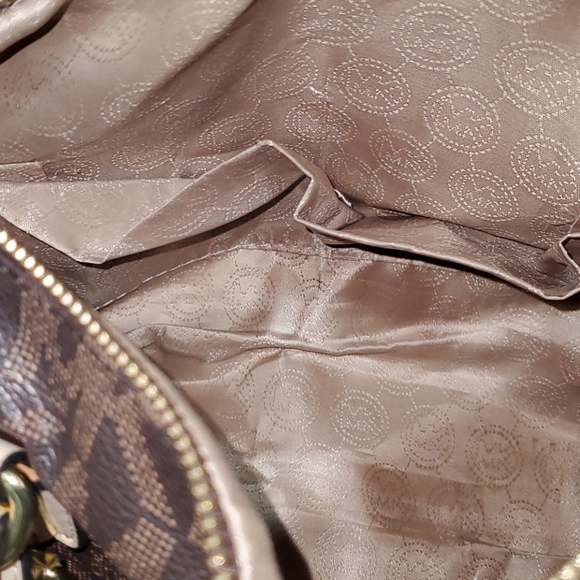 Michael Kors Signature Bowling Pocketbook - Picture 10 of 10